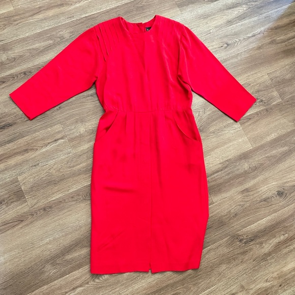 Vintage 80s PJ Klein Red Linen Button Up Back Dress. - Picture 2 of 12